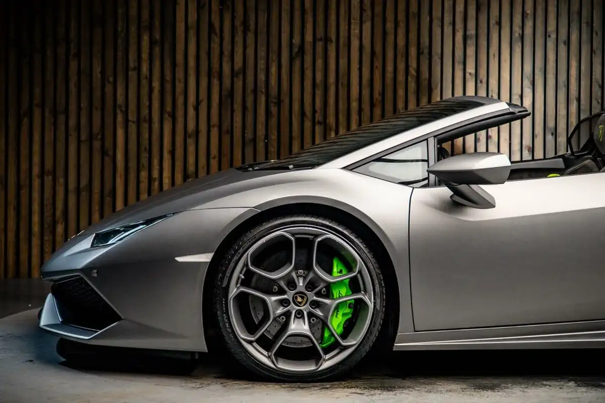 2016-lamborghini-huracan-52-lp-610-4-spyder-big-8