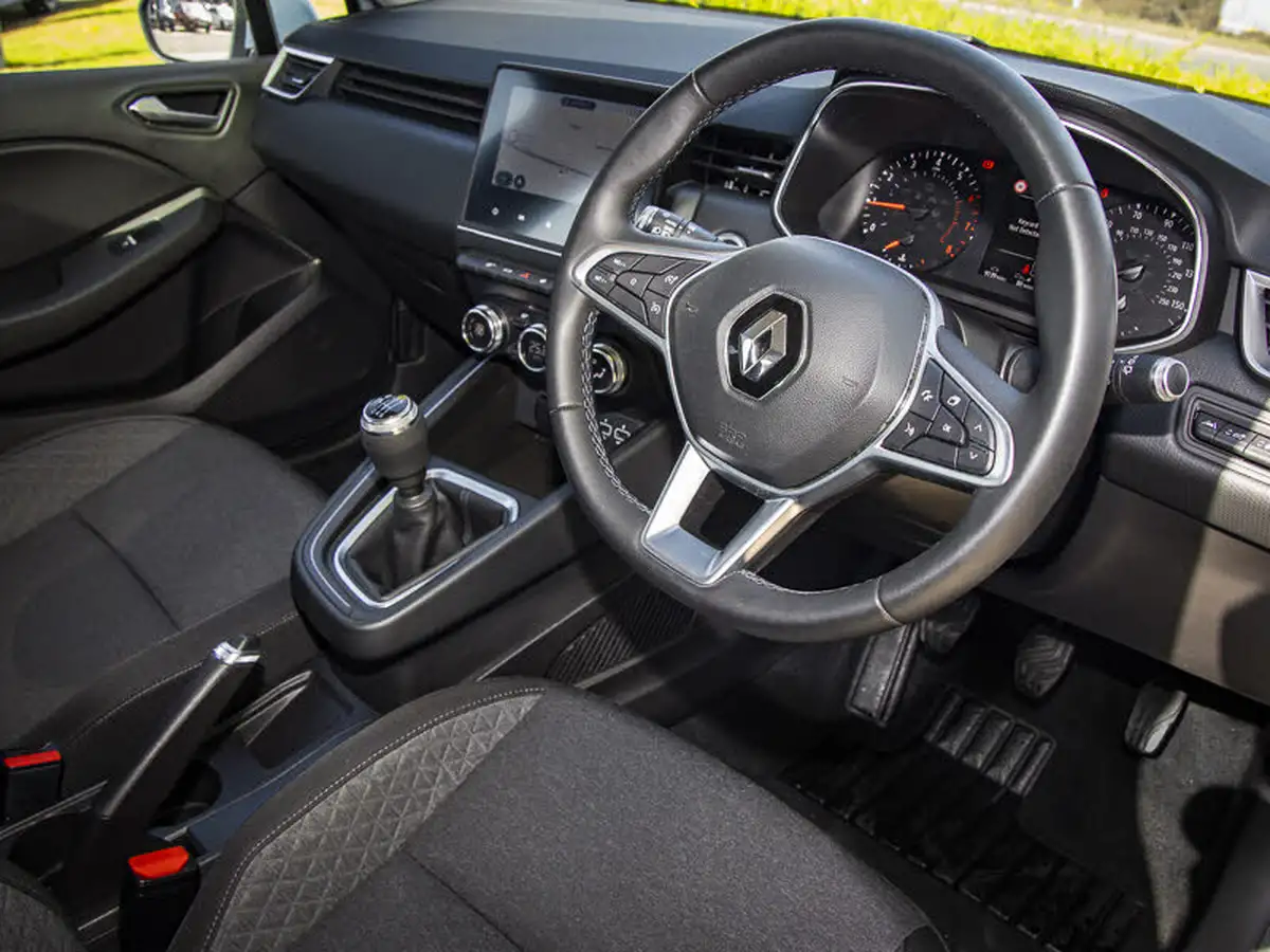 2021-renault-clio-10-tce-iconic-90ps-big-11