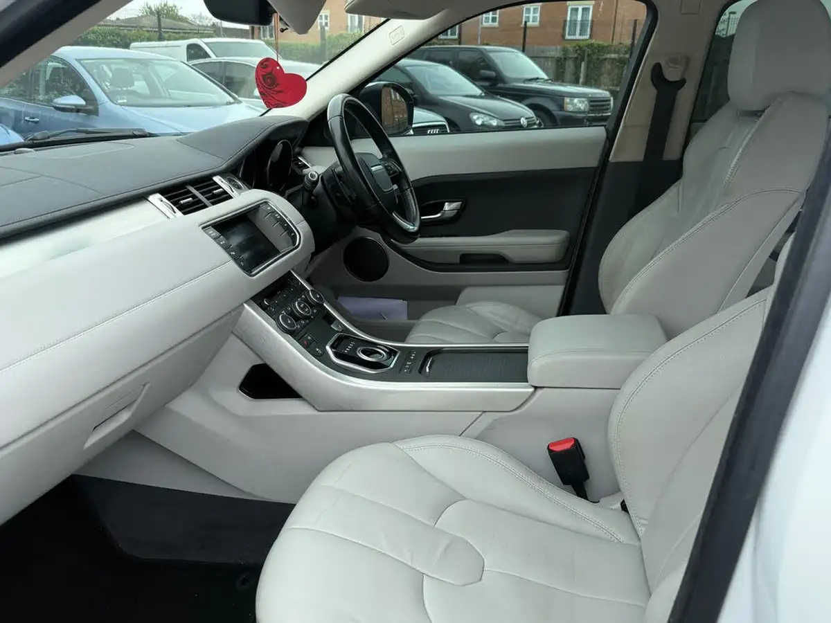 2015-land-rover-range-rover-evoque-22sd4-pure-tech-hatchback-5d-auto-big-19