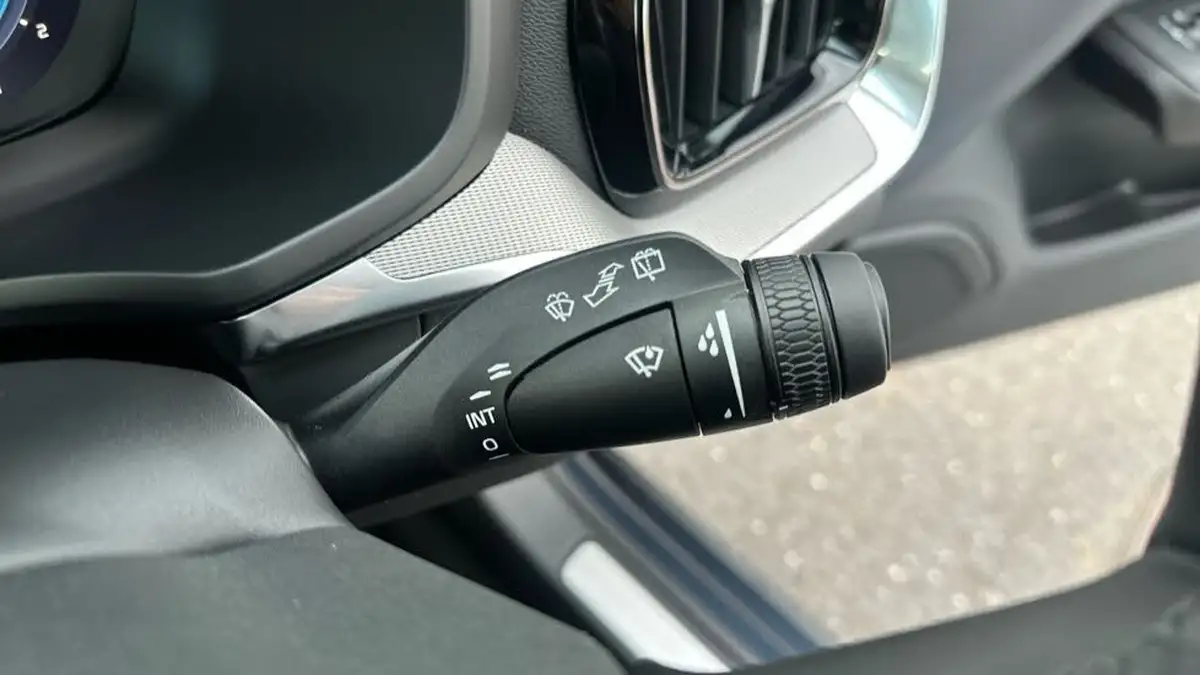 2025-volvo-v60-20-b4-plus-station-wagon-big-23