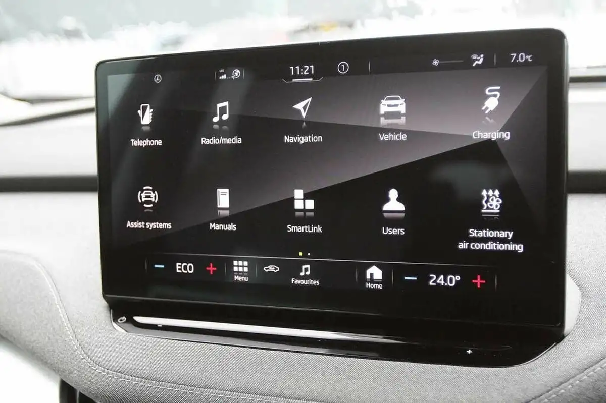 2022-skoda-enyaq-e-60-big-14