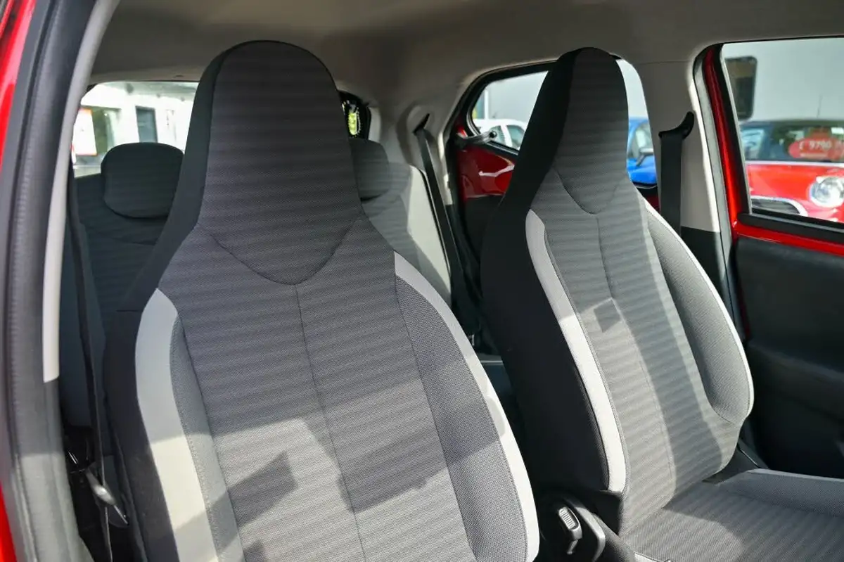 2020-toyota-aygo-10-vvt-i-x-play-big-21