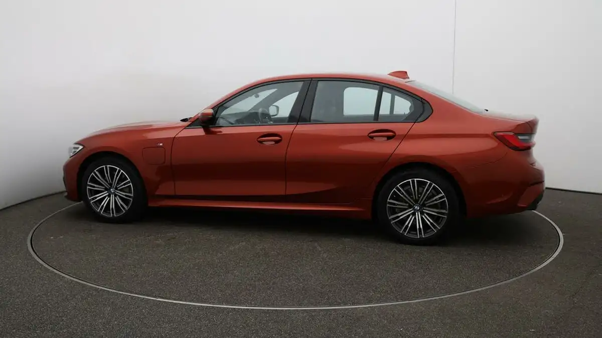 2020-bmw-3-series-20-330e-m-sport-saloon-4d-big-52