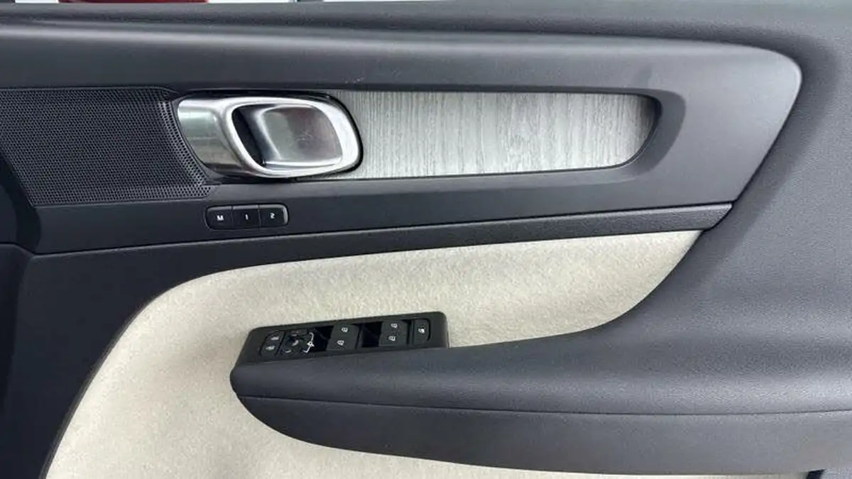 2022-volvo-xc40-15-t5-inscription-pro-big-18