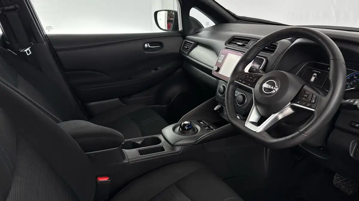 2023-nissan-leaf-e-acenta-39kwh-big-9