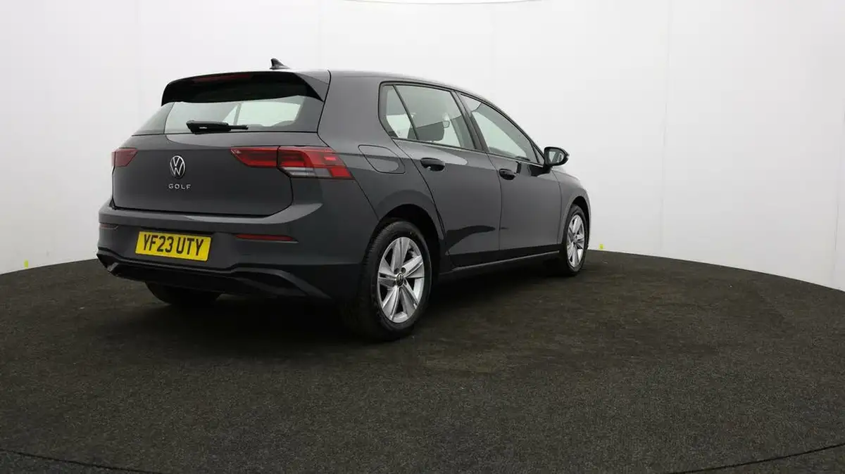 2023-volkswagen-golf-15-tsi-life-130ps-hatchback-big-75