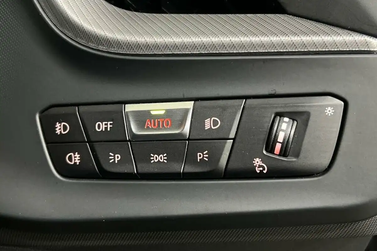 2022-bmw-2-series-15-218i-sport-lcp-coupe-4d-dct-big-35