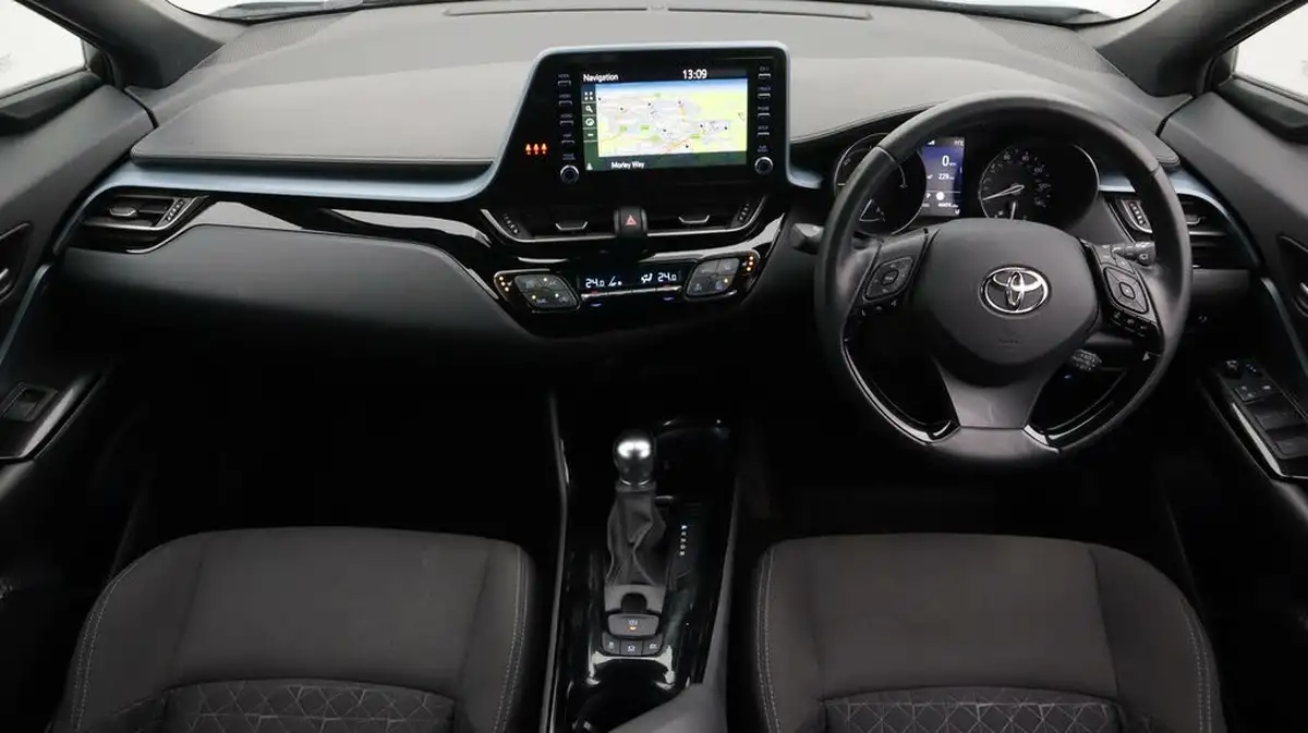 2022-toyota-c-hr-18-vvt-i-design-big-12