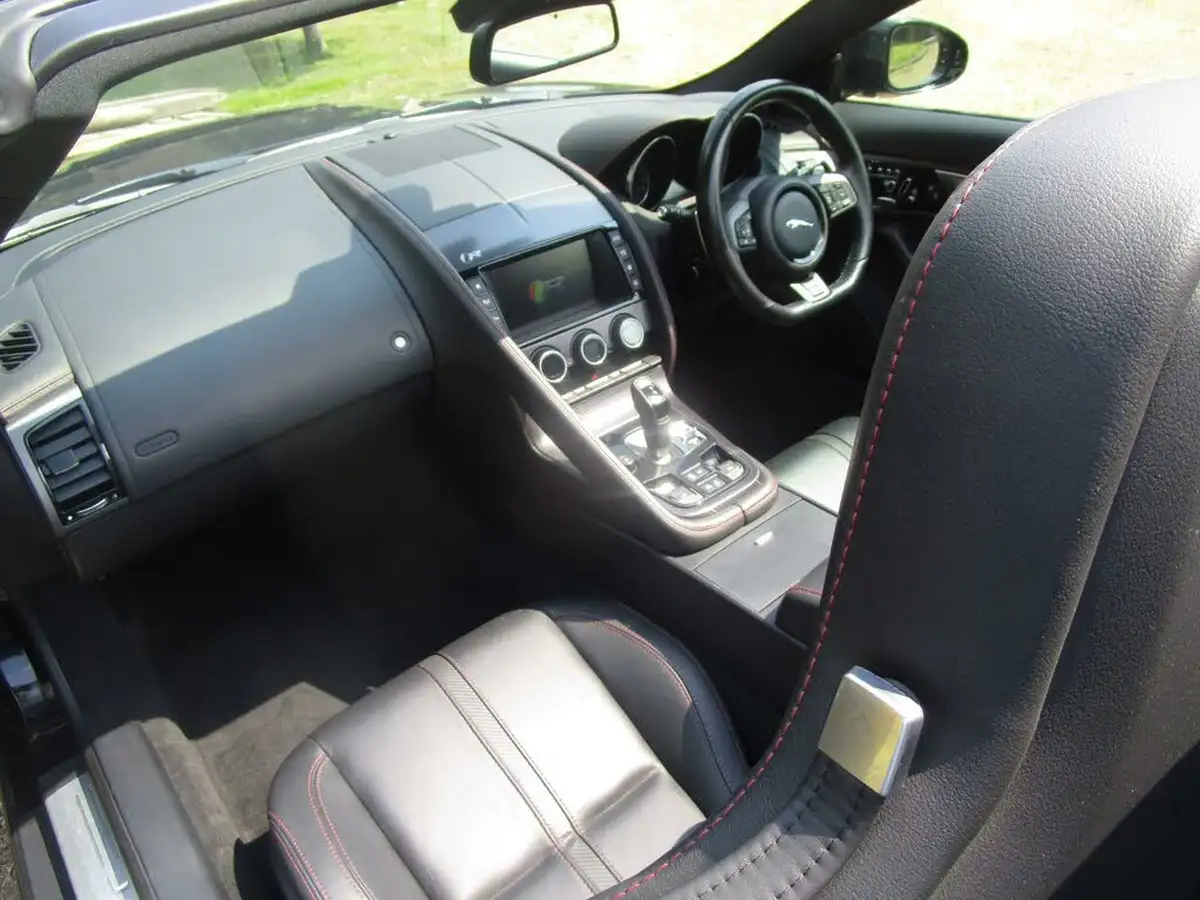 2015-jaguar-f-type-50-r-convertible-awd-big-17