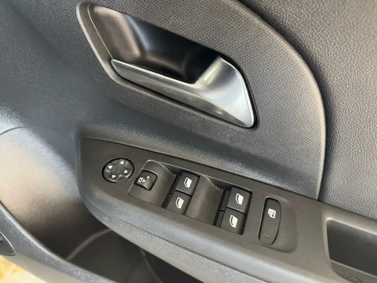2021-vauxhall-corsa-12-turbo-elite-nav-premium-big-17