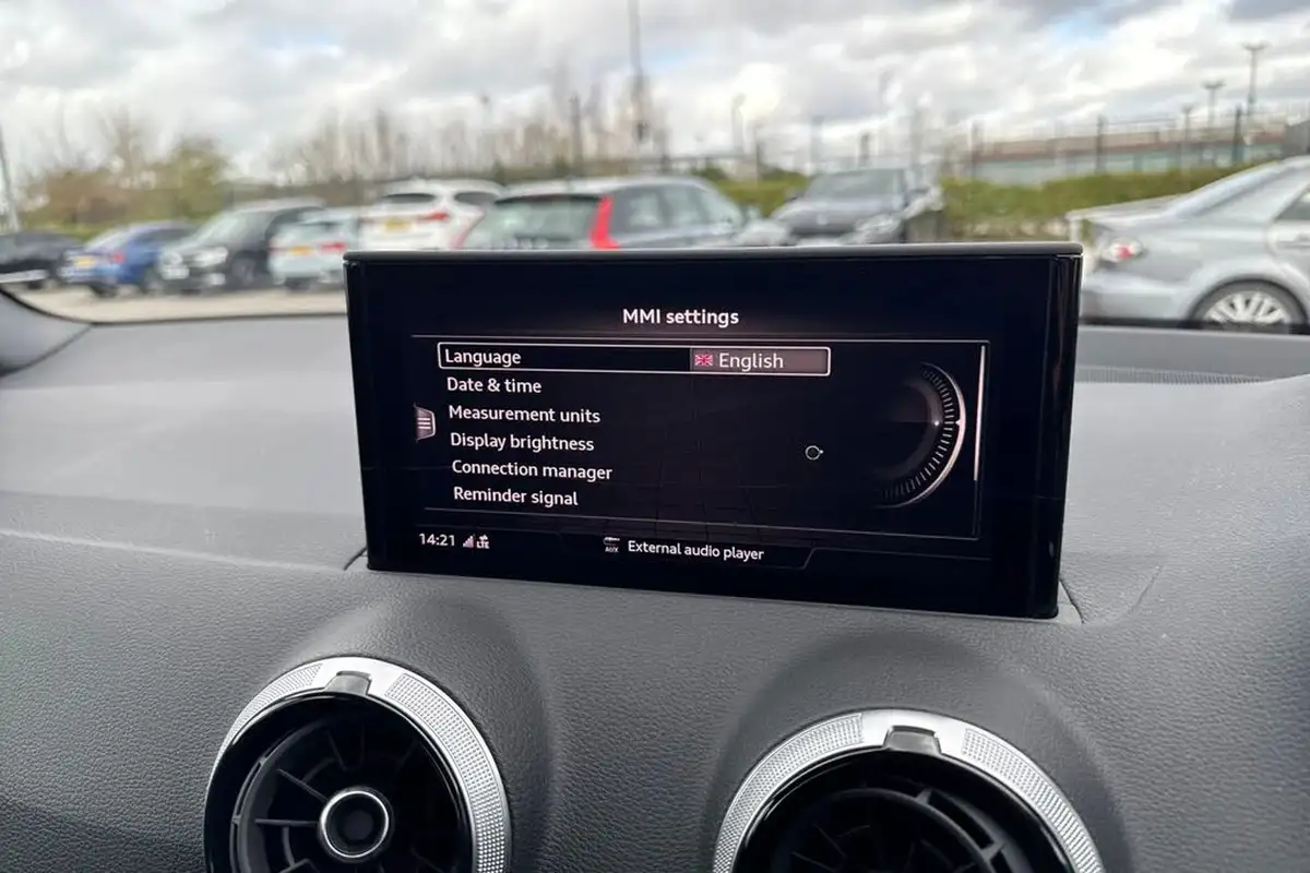 2022-audi-q2-10-30-tfsi-s-line-big-53