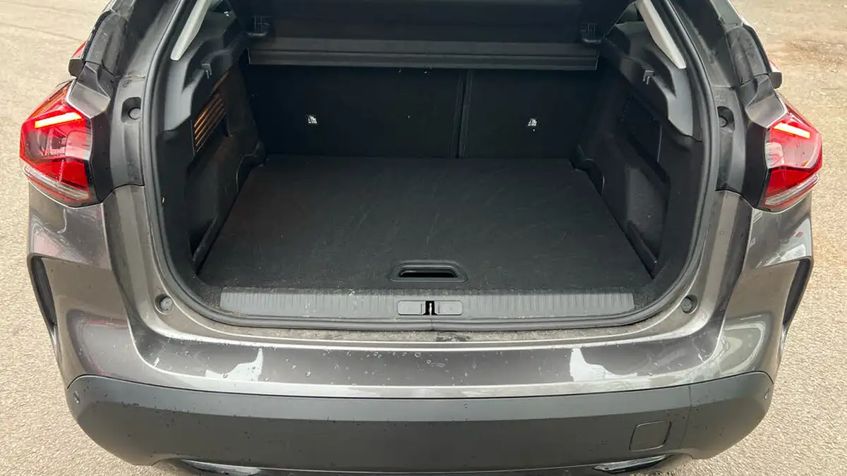 2021-citroen-c4-12-puretech-shine-130ps-big-18
