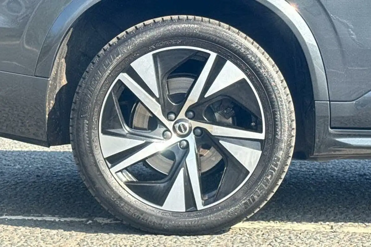 2020-volvo-xc90-20-t8-r-design-twin-engine-big-7