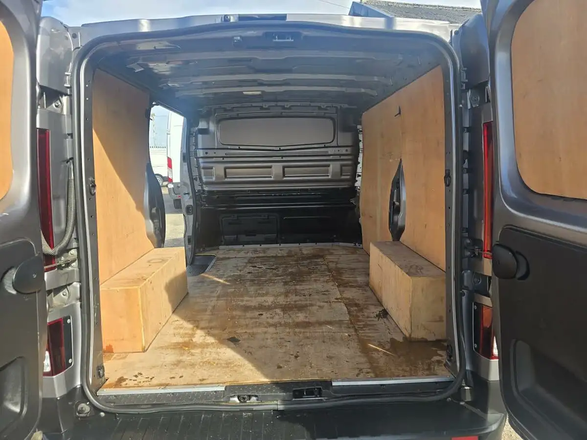 2018-renault-trafic-16dci-sl27-125-sport-nav-energy-125-e6-panel-van-big-23