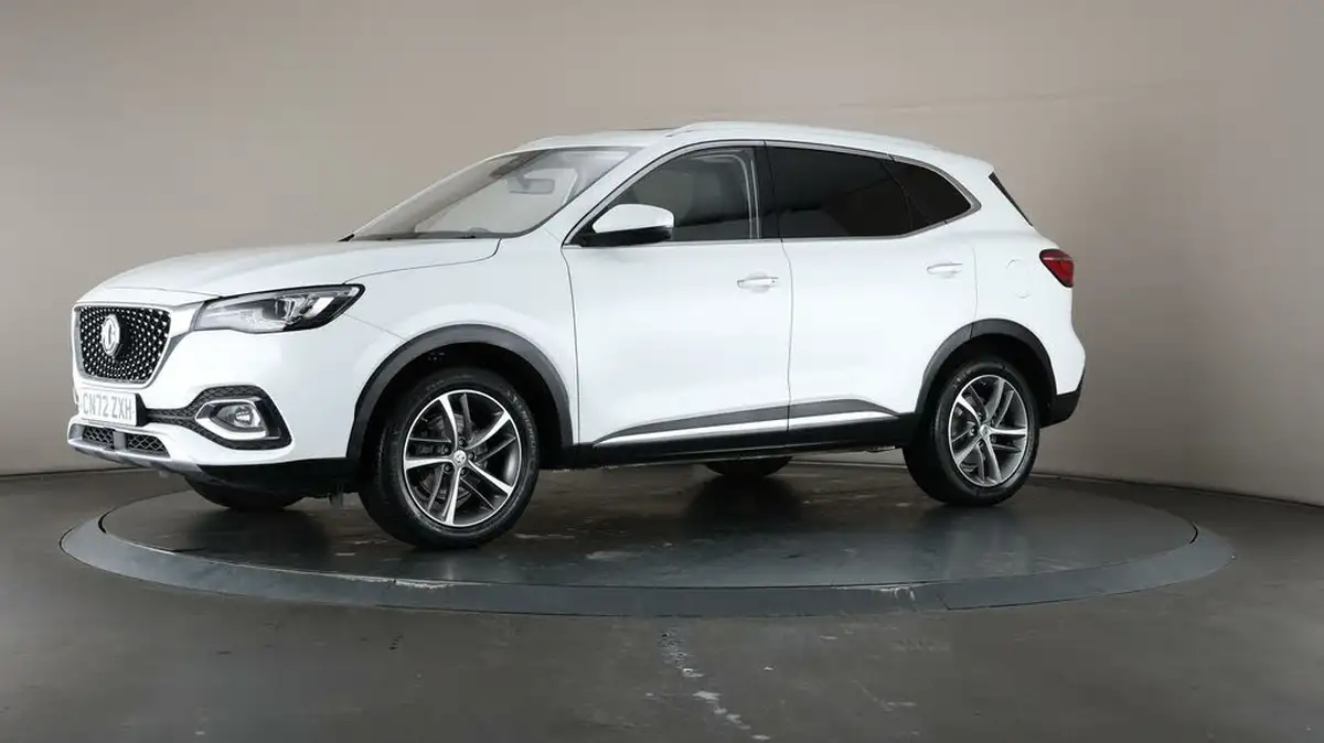 2022-mg-hs-15t-gdi-exclusive-162ps-big-40