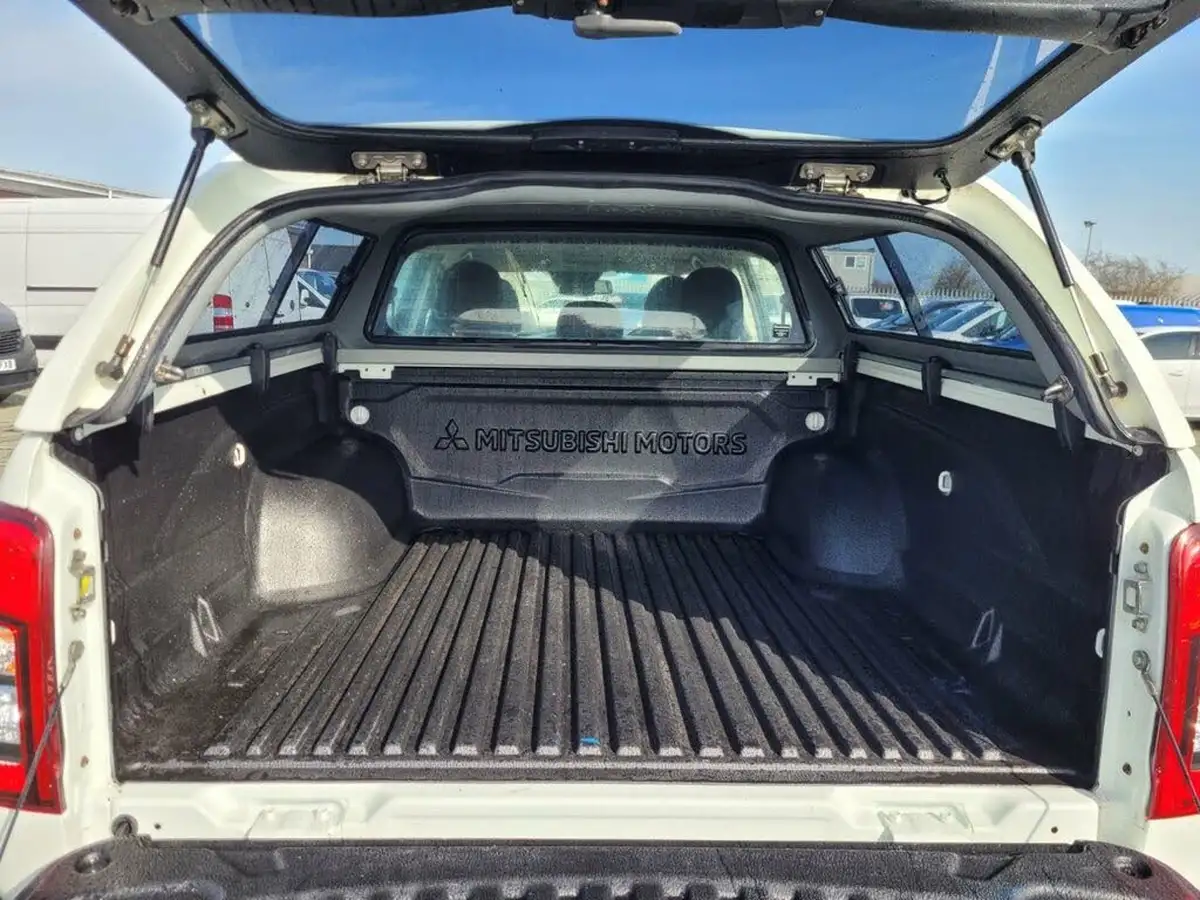 2020-mitsubishi-l200-22di-d-trojan-auto-big-10