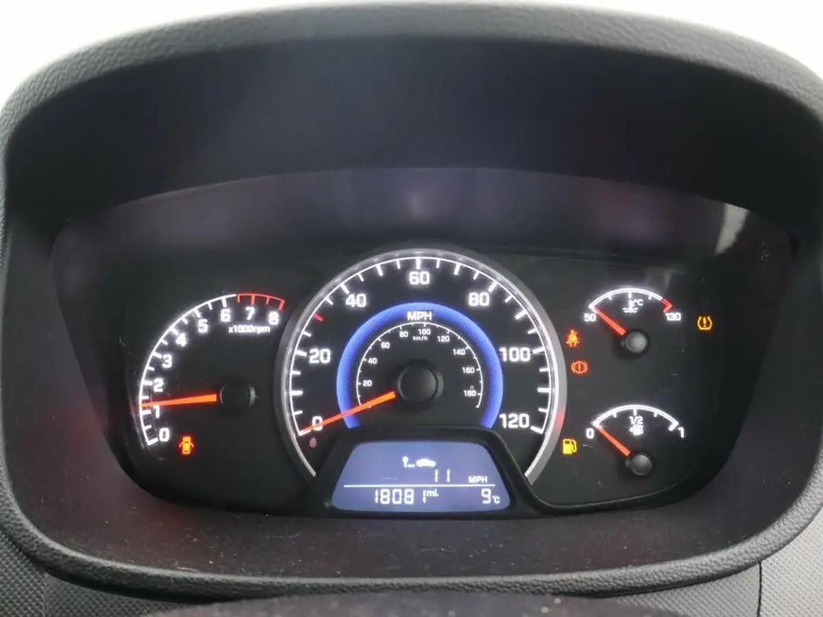 2019-hyundai-i10-10-play-big-17