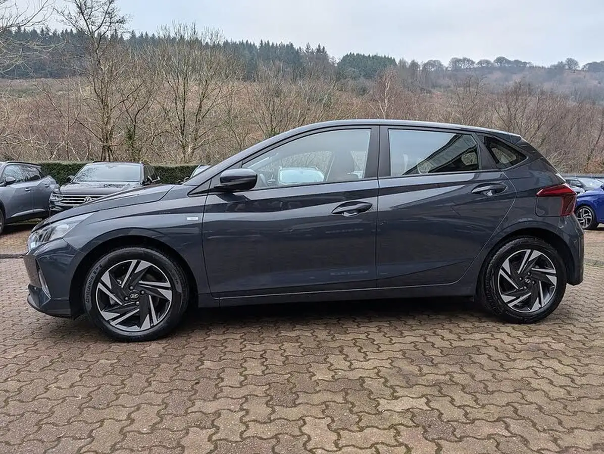 2022-hyundai-i20-10-t-gdi-se-connect-dct-big-7