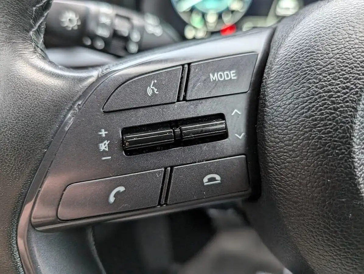 2022-hyundai-i20-10-t-gdi-se-connect-dct-big-27
