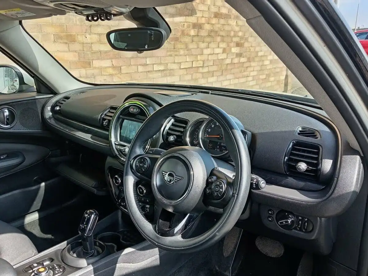 2020-mini-clubman-15-cooper-classic-auto-big-2