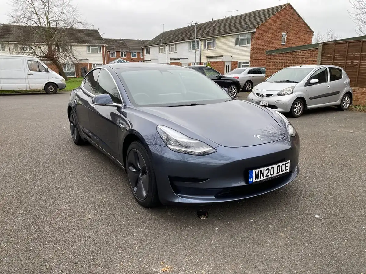 2020-tesla-model-3-e-standard-plus-big-1