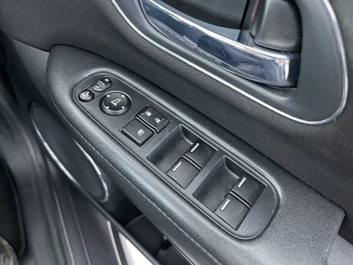 2015-honda-hr-v-15-i-vtec-se-big-48