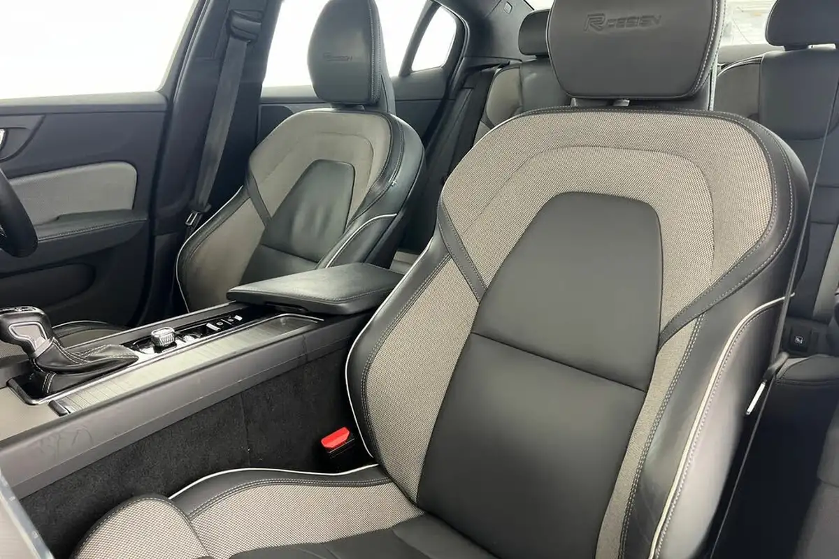 2020-volvo-s60-20-t5-r-design-plus-big-33