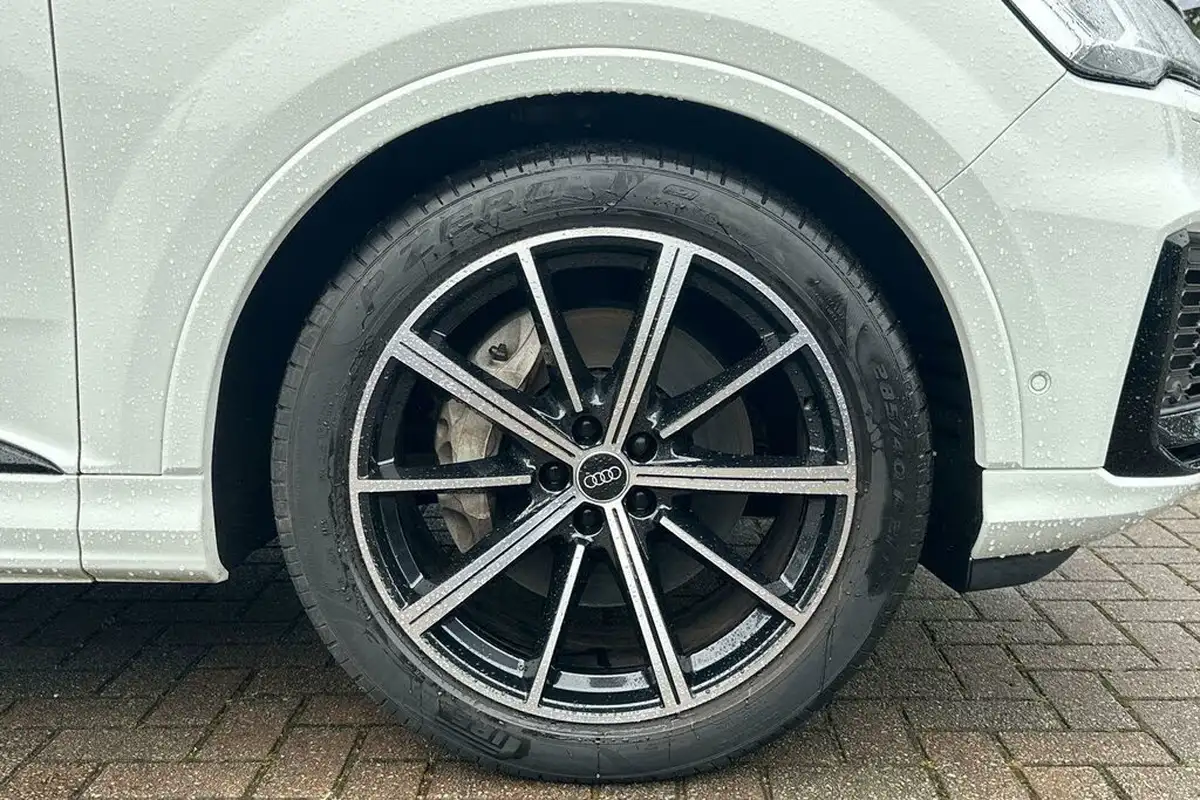 2022-audi-q7-30-55-tfsi-black-edition-big-8