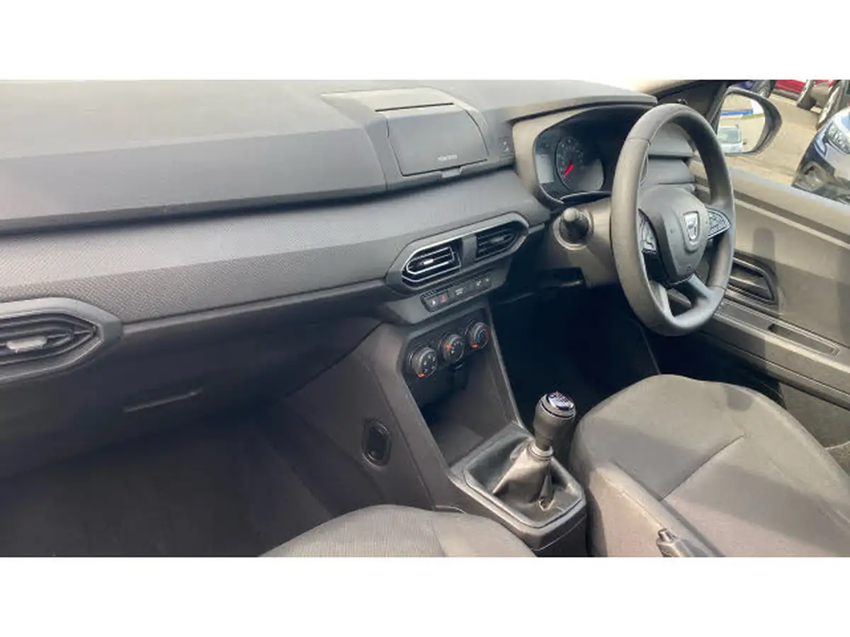 2021-dacia-sandero-10-tce-essential-90bhp-big-8