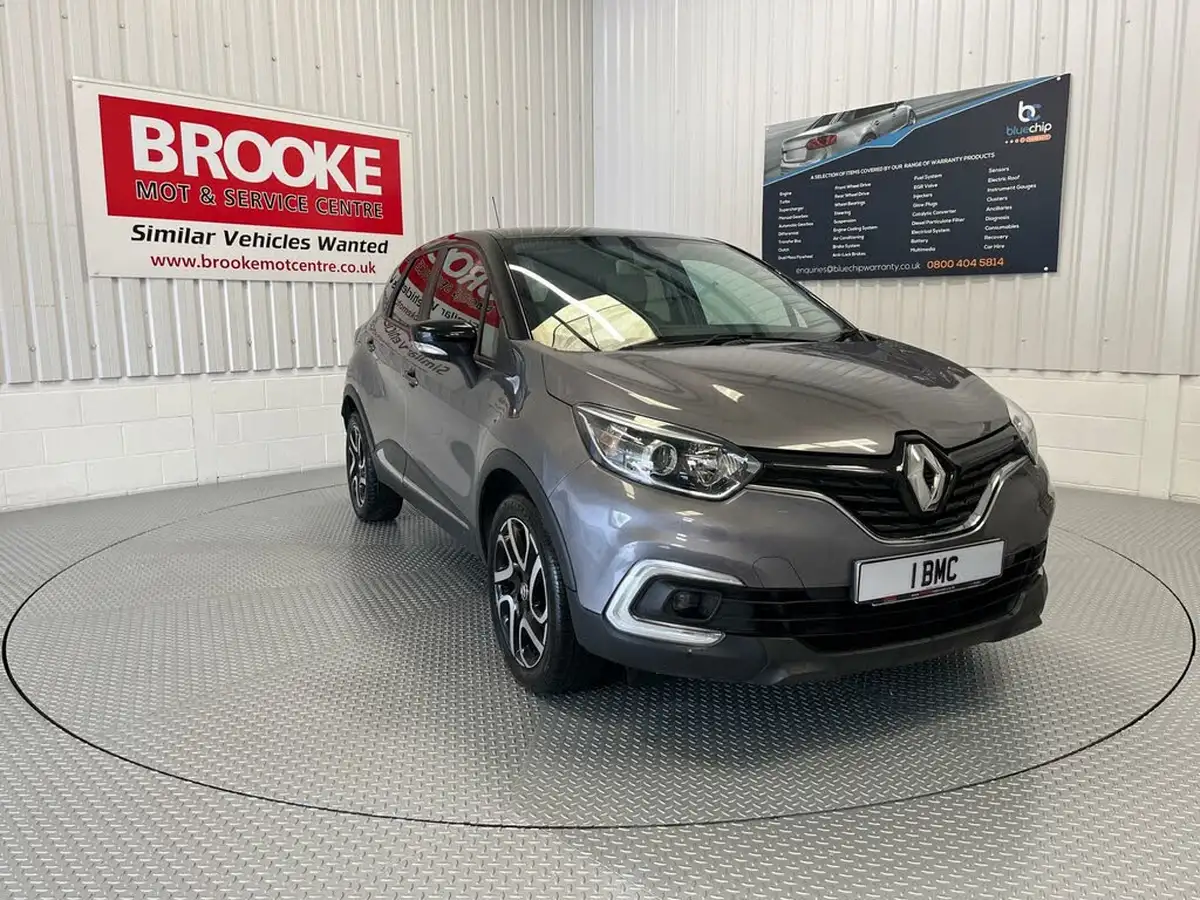 2018-renault-captur-09-tce-iconic-big-0