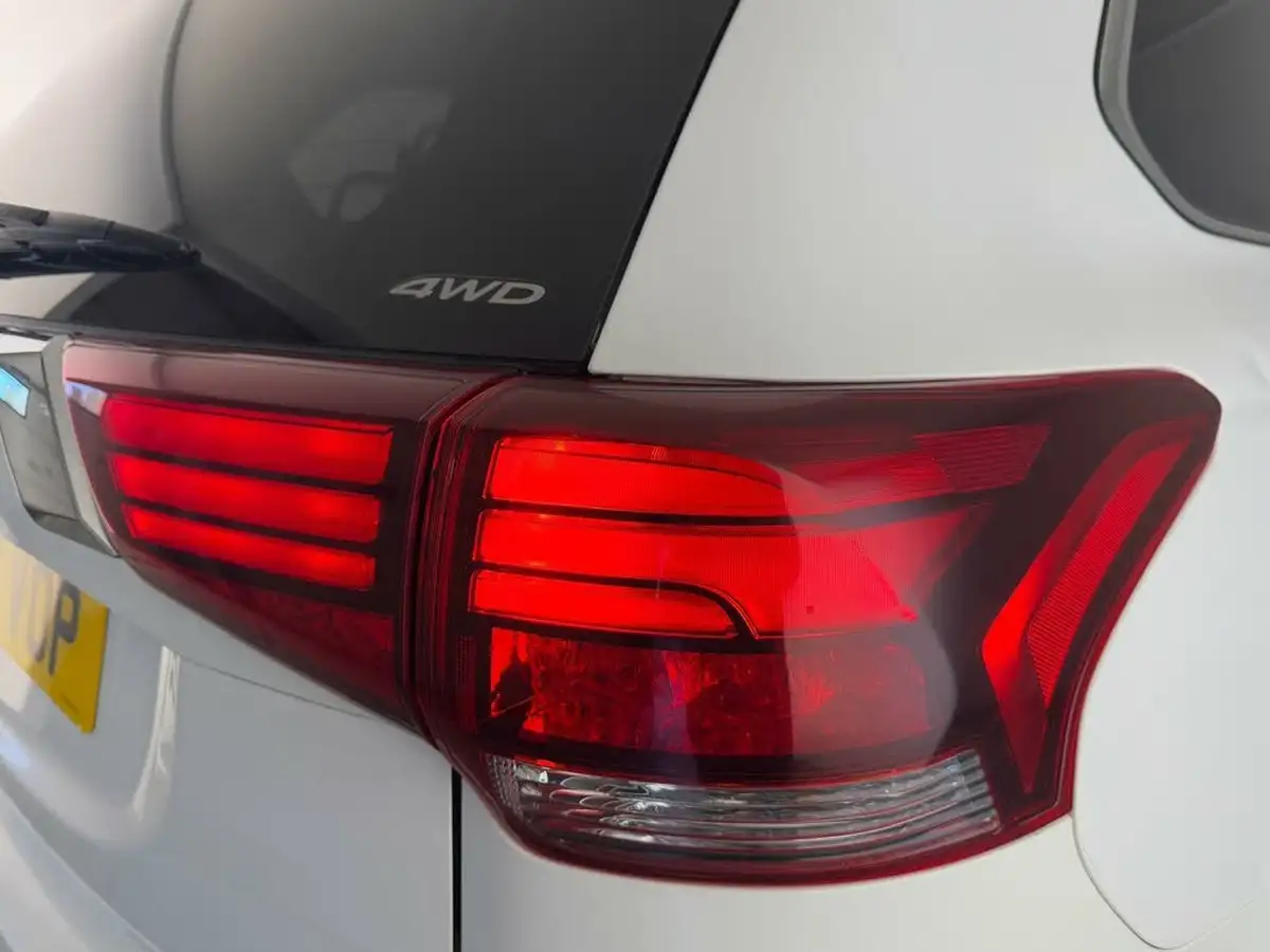 2019-mitsubishi-outlander-20-design-big-27