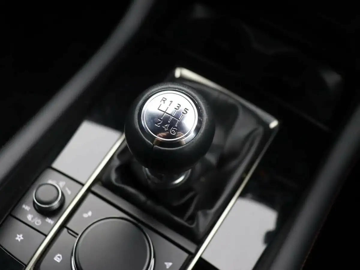 2024-mazda-mazda3-20-e-skyactiv-g-homura-big-20