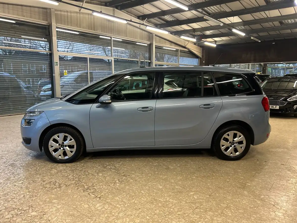 2016-citroen-grand-c4-picasso-16bluehdi-vtr-120ps-big-3