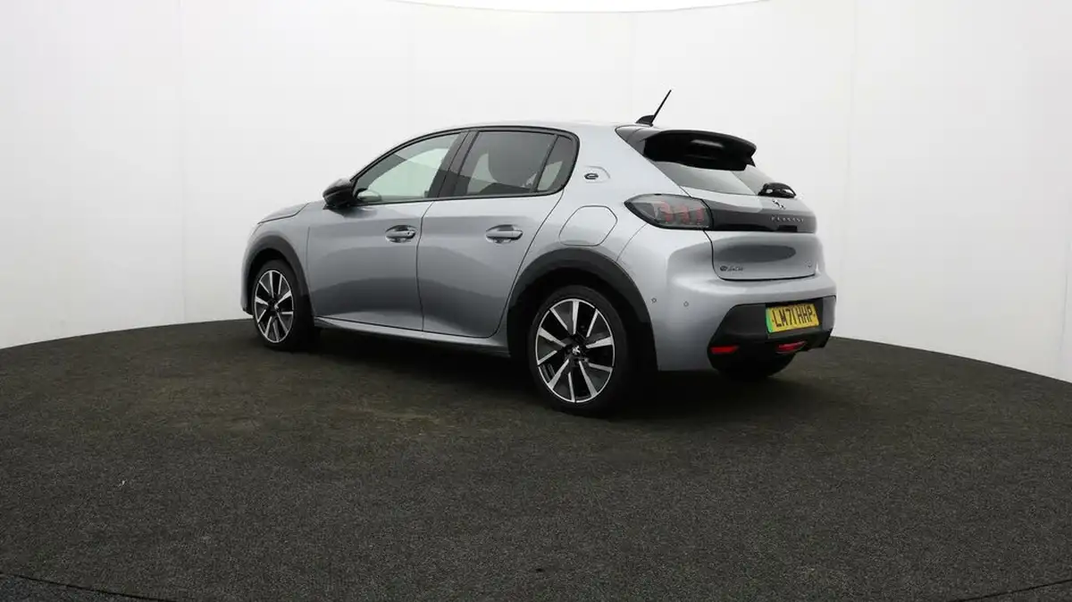 2021-peugeot-208-e-gt-premium-big-67