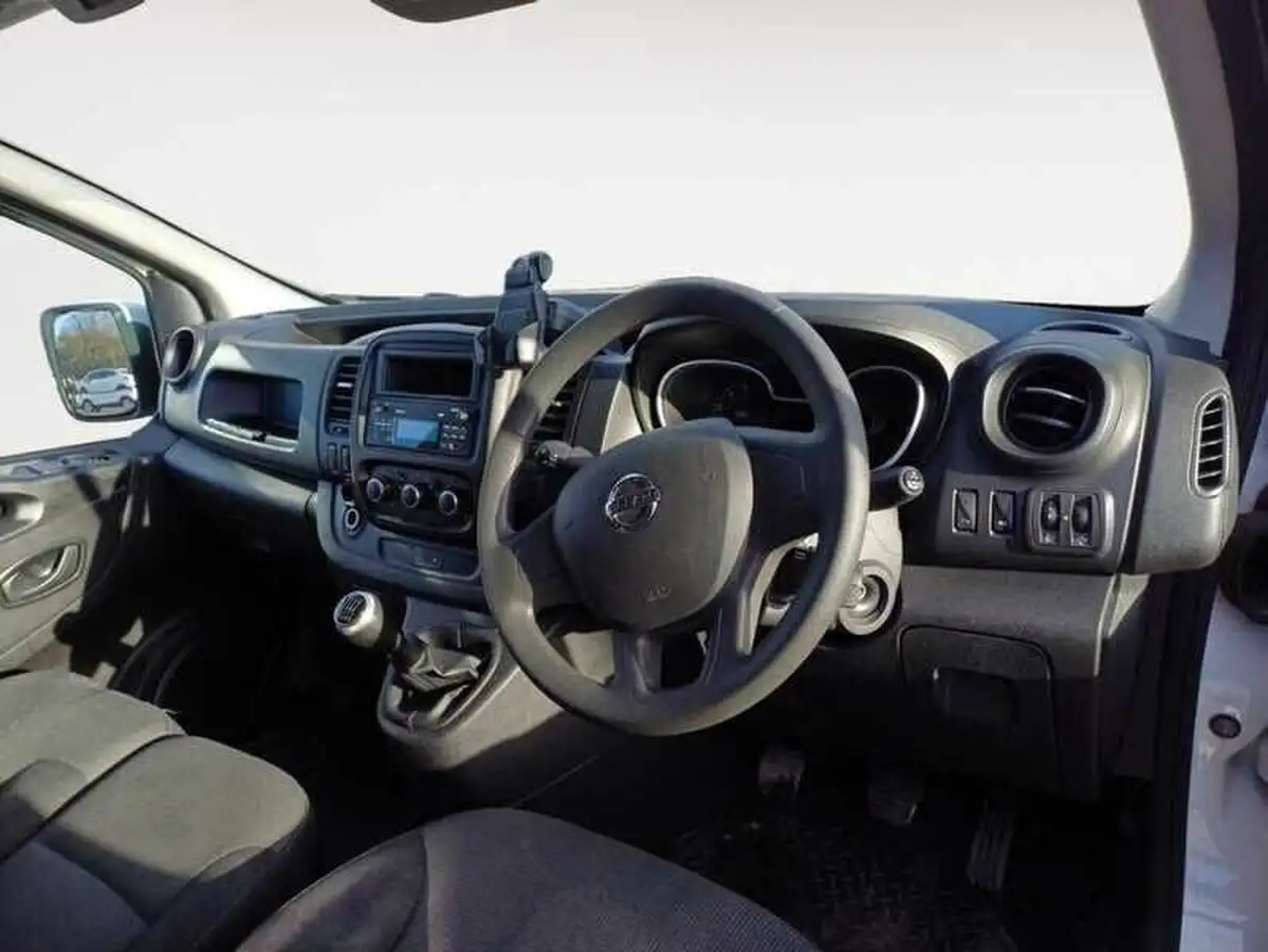 2021-nissan-nv300-20dci-acenta-l1h1-120bhpeu6dt-28-panel-big-3
