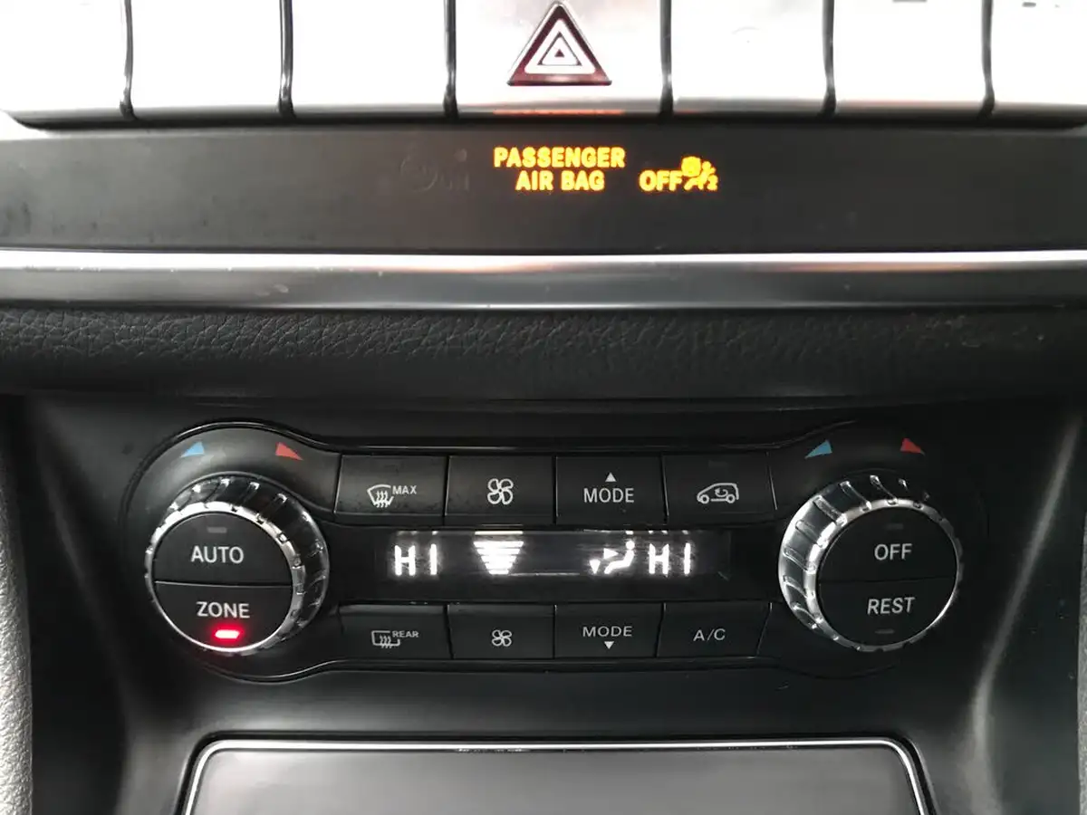 2020-mercedes-benz-gla-class-16-gla-180-amg-line-edition-7g-dct-big-17