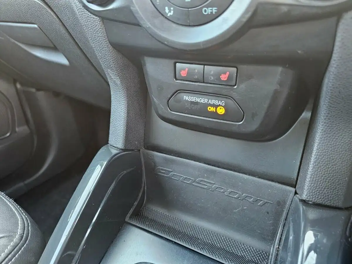 2015-ford-ecosport-10-titanium-t-big-15