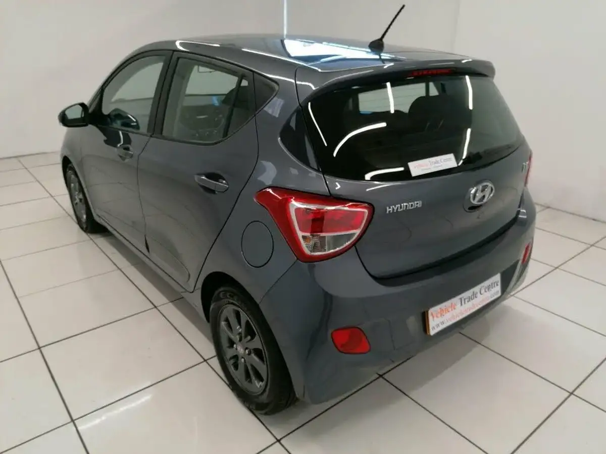 2014-hyundai-i10-10-premium-big-16