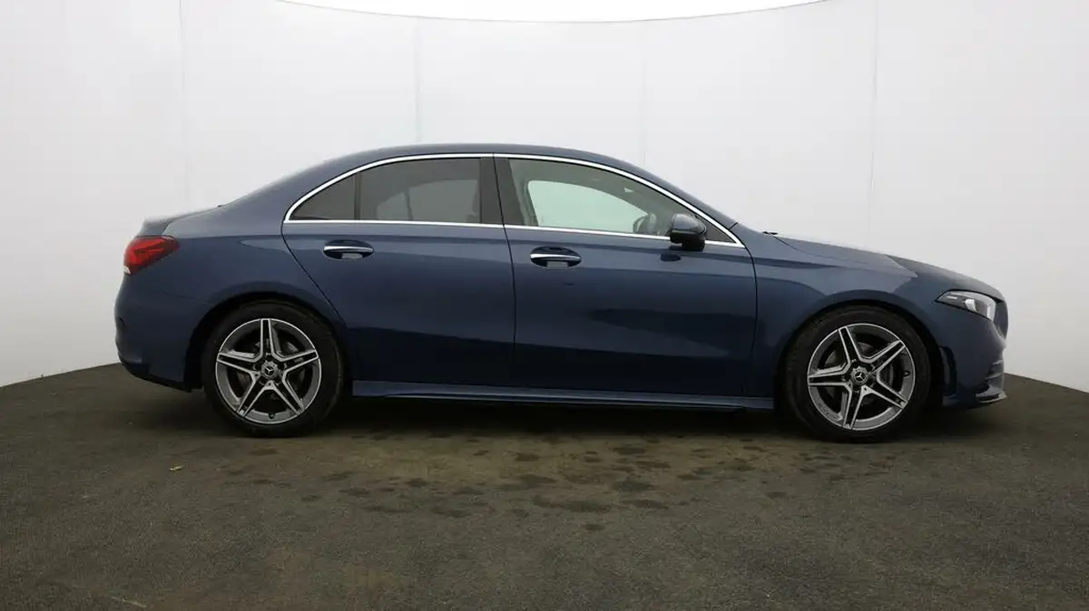 2020-mercedes-benz-a-class-13-a200-amg-line-premium-saloon-4d-7g-dct-big-44