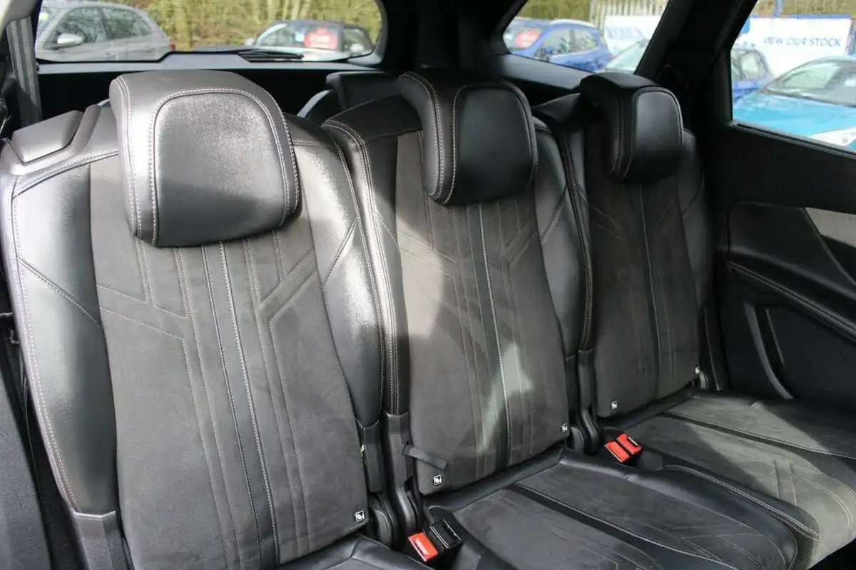 2021-peugeot-5008-suv-16-puretech-gt-big-32
