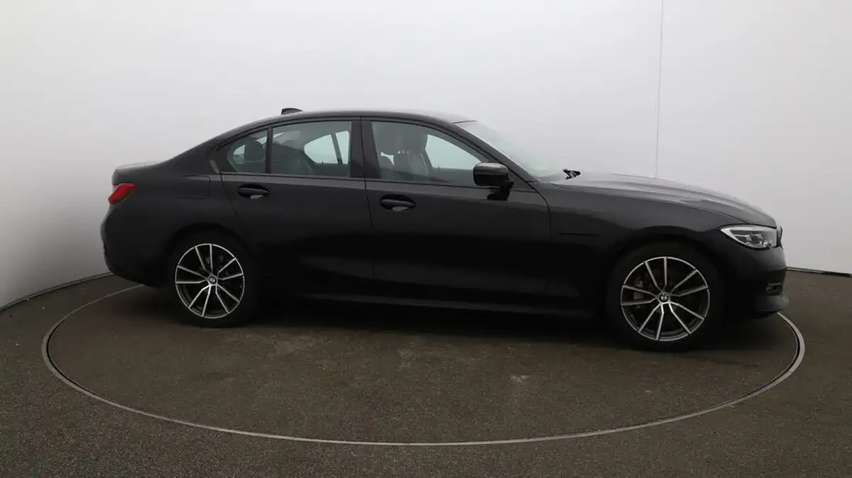 2020-bmw-3-series-big-39