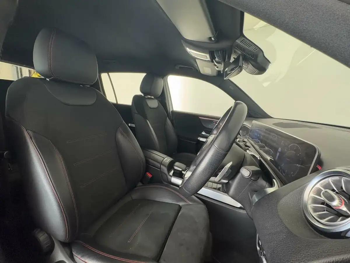 2020-mercedes-benz-glb-class-20d-glb220d-amg-line-premium-7-big-21
