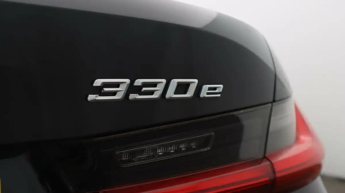 2020-bmw-3-series-big-21