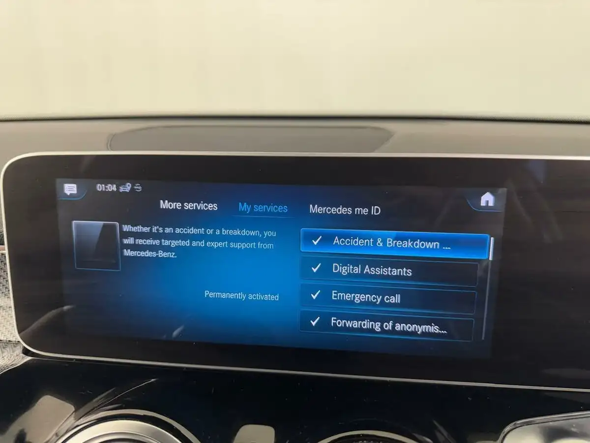 2020-mercedes-benz-glb-class-20d-glb220d-amg-line-premium-7-big-49