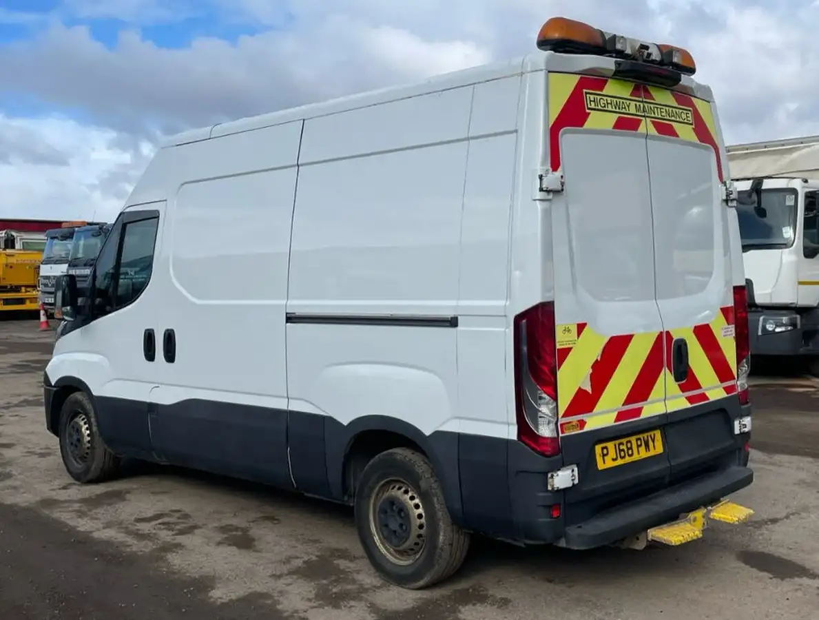 2018-iveco-daily-s-class-23td-35s12v-3520-h1-business-big-2