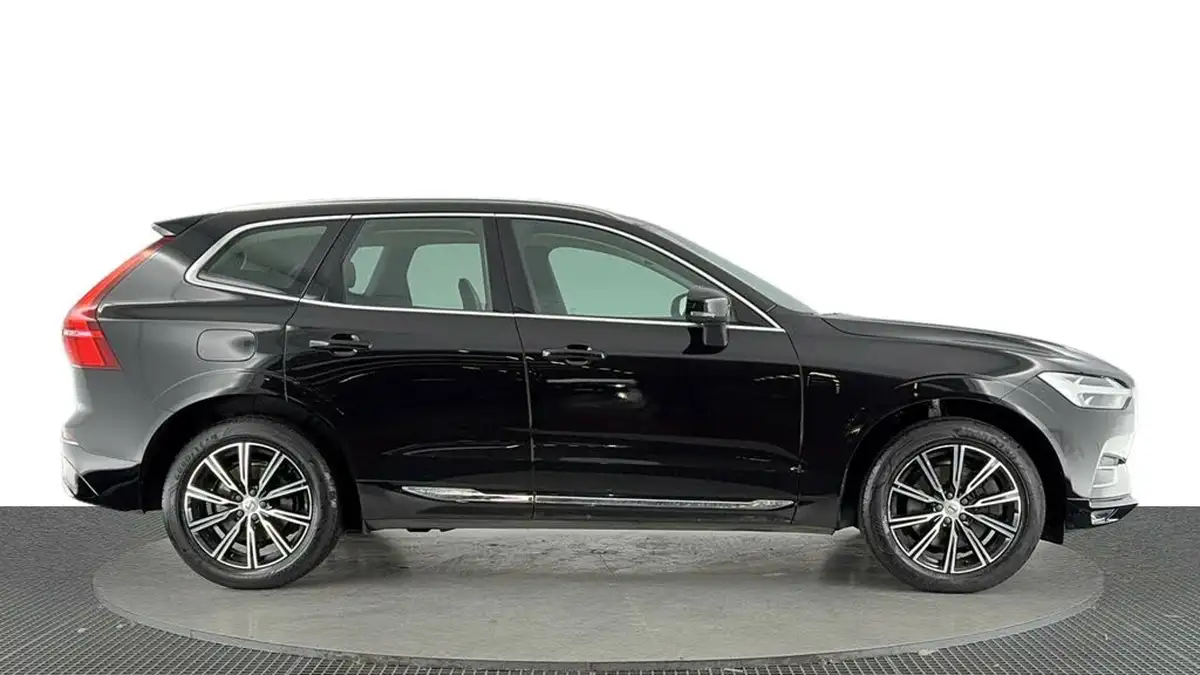 2018-volvo-xc60-20td-d4-inscription-4x4-geartronic-big-2
