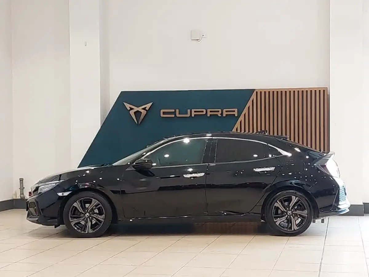 2017-honda-civic-15-vtec-turbo-prestige-cvt-big-3