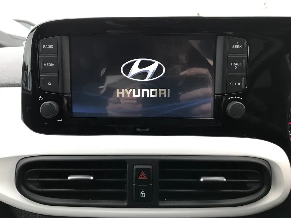 2023-hyundai-i10-10-premium-auto-big-18