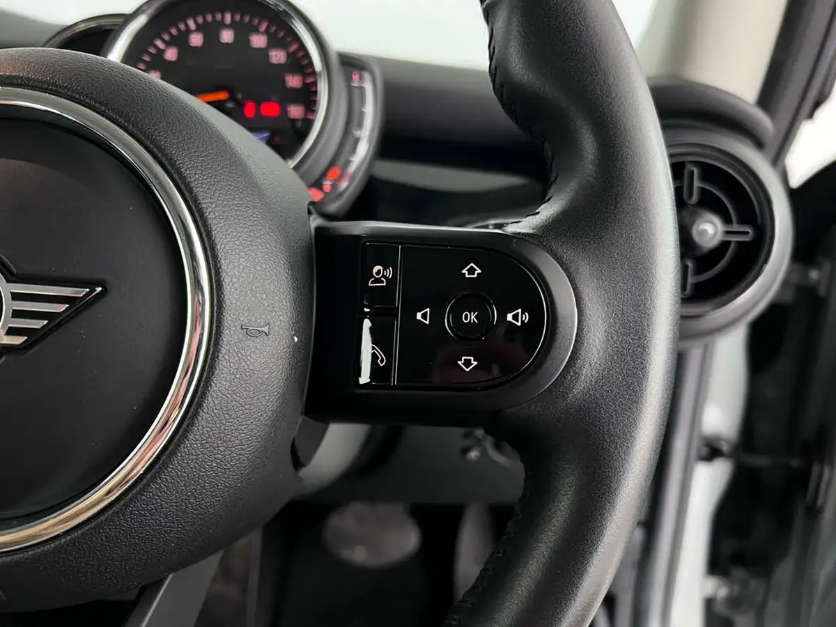 2022-mini-cooper-15-cooper-classic-hatchback-3d-auto-big-24