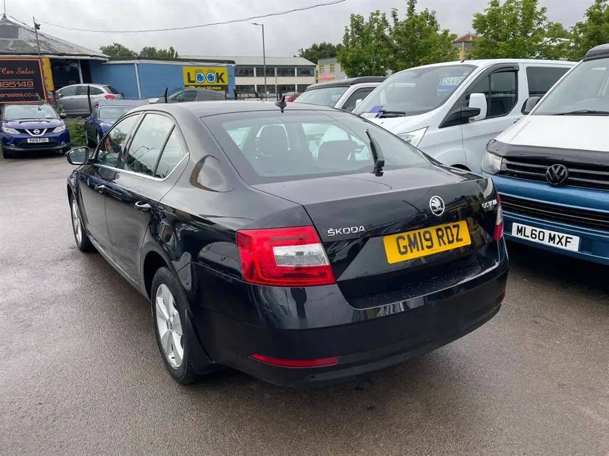 2019-skoda-octavia-10-tsi-se-technology-hatchback-dsg-big-3